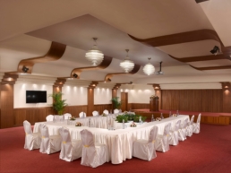 U-shaped conference layout prepared for a corporate meeting at Villa Nautica